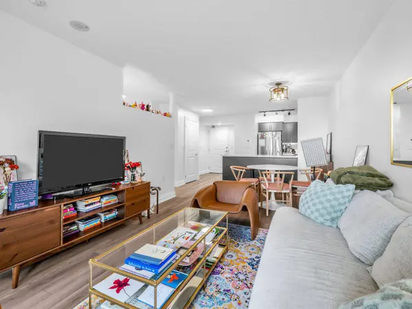 125 Western Battery RD #1209, Toronto C01, ON M6K 3R8