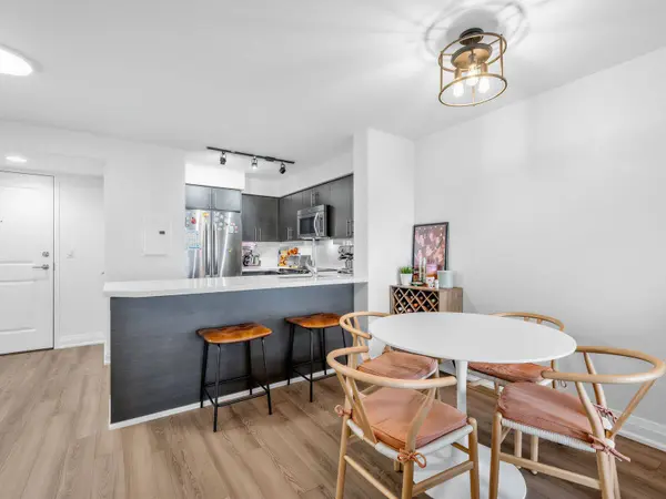 125 Western Battery RD #1209, Toronto C01, ON M6K 3R8