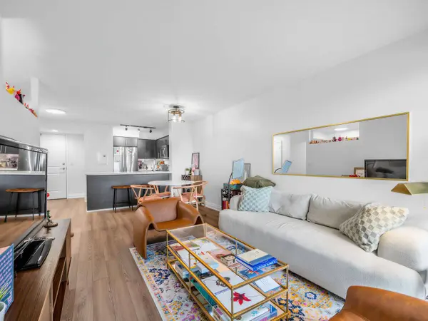 125 Western Battery RD #1209, Toronto C01, ON M6K 3R8