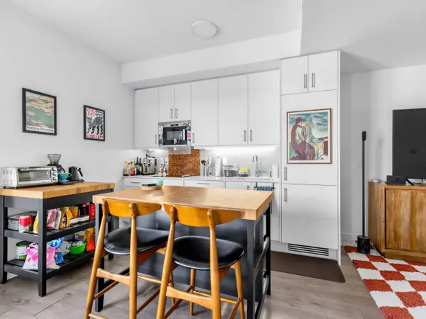 297 College ST #1503, Toronto C01, ON M5T 0C2