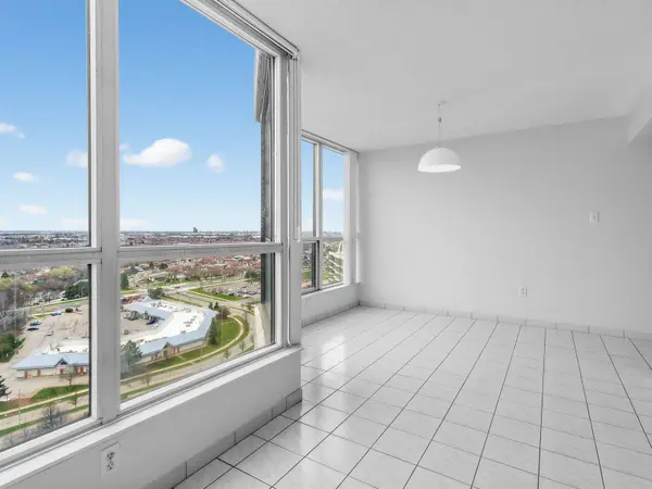 3 Rowntree RD #2106, Toronto W10, ON M9V 5G8