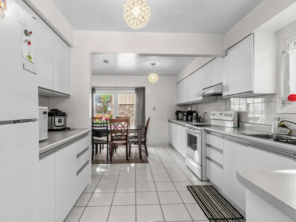 5 Firebrace RD, Toronto E05, ON M1W 2Z3