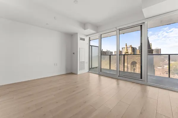 99 Foxbar RD #906, Toronto C02, ON M4V 2G5