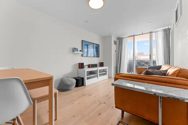 99 Cameron ST #502, Toronto C01, ON M5T 3A2