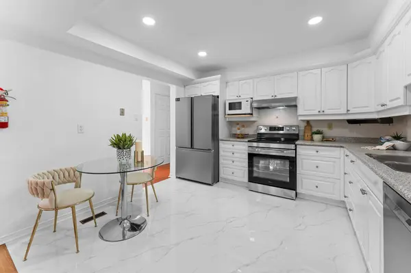 1 Baronial CT, Toronto E10, ON M1C 3J5