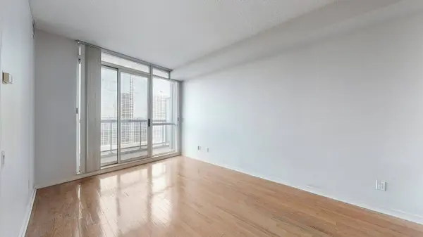 8 Hillcrest AVE #505, Toronto C14, ON M2N 6Y6