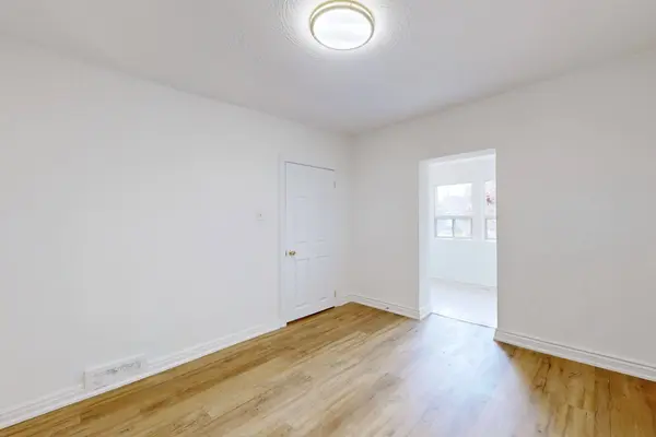 102 Bowie AVE #Main, Toronto W04, ON M6E 2P7