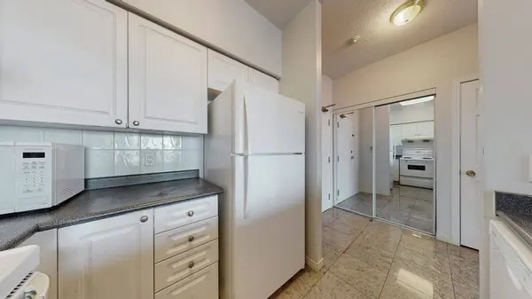 8 Hillcrest AVE #505, Toronto C14, ON M2N 6Y6