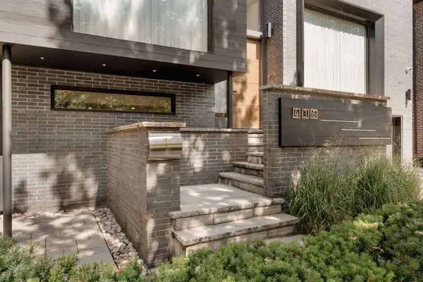 436 Glengarry AVE, Toronto C04, ON M5M 1E8