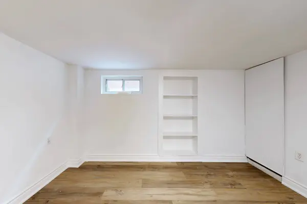 102 Bowie AVE #Bsmt, Toronto W04, ON M6E 2P7