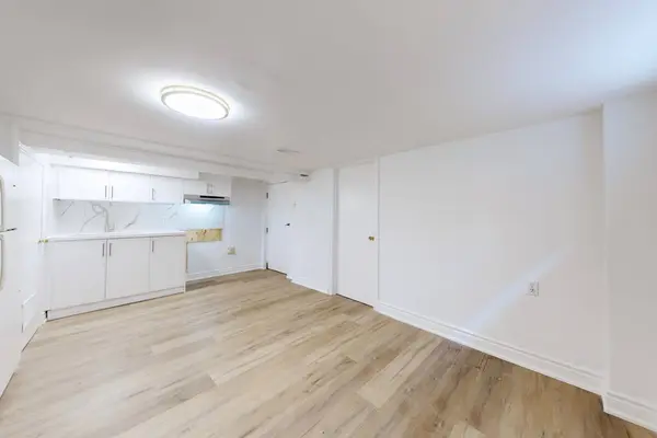 102 Bowie AVE #Bsmt, Toronto W04, ON M6E 2P7