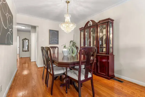 55 Rayoak DR, Toronto C13, ON M3A 2Y5