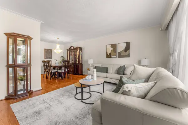 55 Rayoak DR, Toronto C13, ON M3A 2Y5