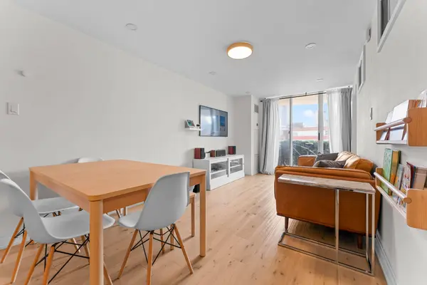 99 Cameron ST #502, Toronto C01, ON M5T 3A2