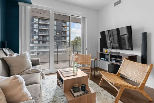 10 Park Lawn RD #405, Toronto W06, ON M8V 0H9