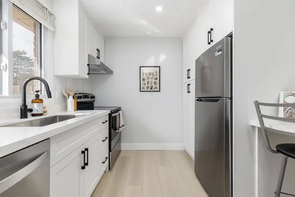 100 Bluevale ST N #7, Waterloo, ON N2J 4M9