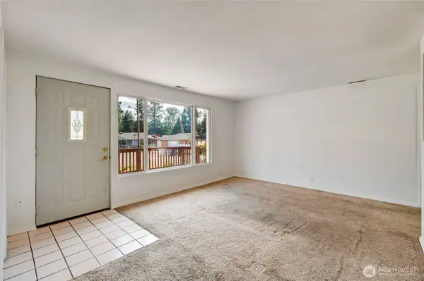 621 Tacoma AVE NE, Renton, WA 98056