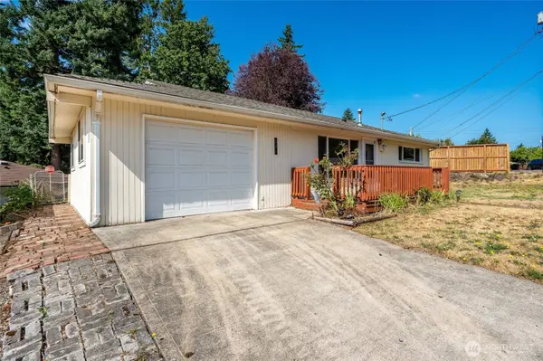 621 Tacoma AVE NE, Renton, WA 98056