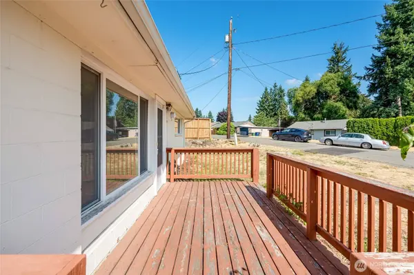 621 Tacoma AVE NE, Renton, WA 98056