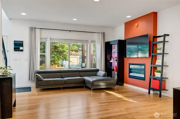 319 21st AVE, Seattle, WA 98122
