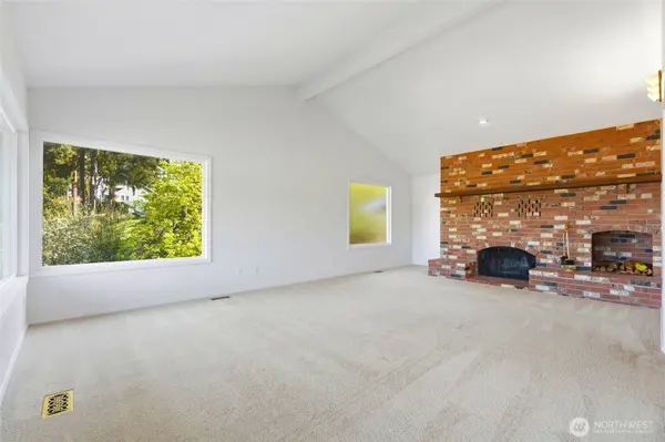 2198 Aurora CT, Oak Harbor, WA 98277