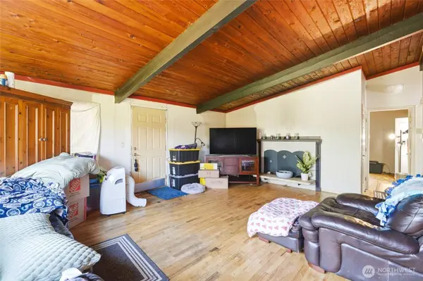 4207 225th ST SW, Mountlake Terrace, WA 98043