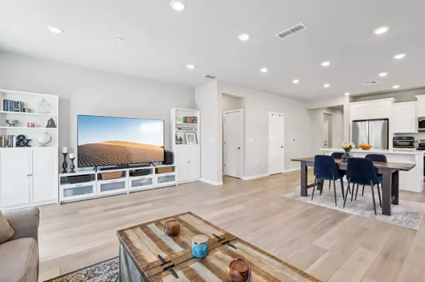 2136 Longmire LOOP, Roseville, CA 95747