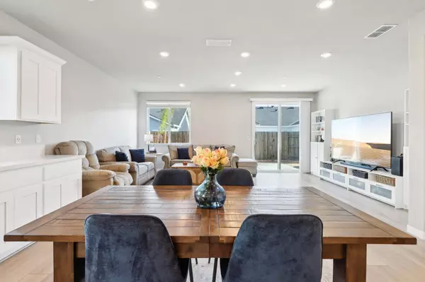 2136 Longmire LOOP, Roseville, CA 95747