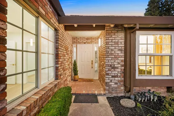 1421 Champion Oaks DR, Roseville, CA 95661