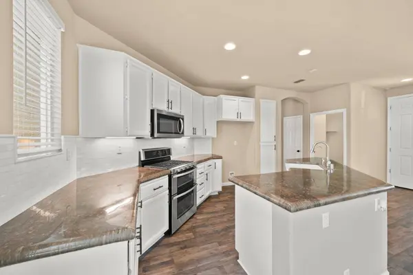 8412 Pinyon Pine PL, Antelope, CA 95843