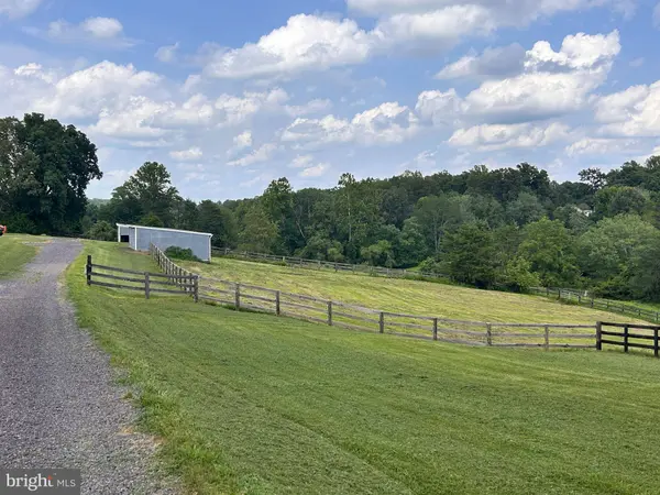 409 COOK MOUNTAIN DR, Brightwood, VA 22715