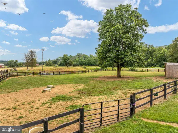 5616 STRASBURG RD, Strasburg, VA 22657