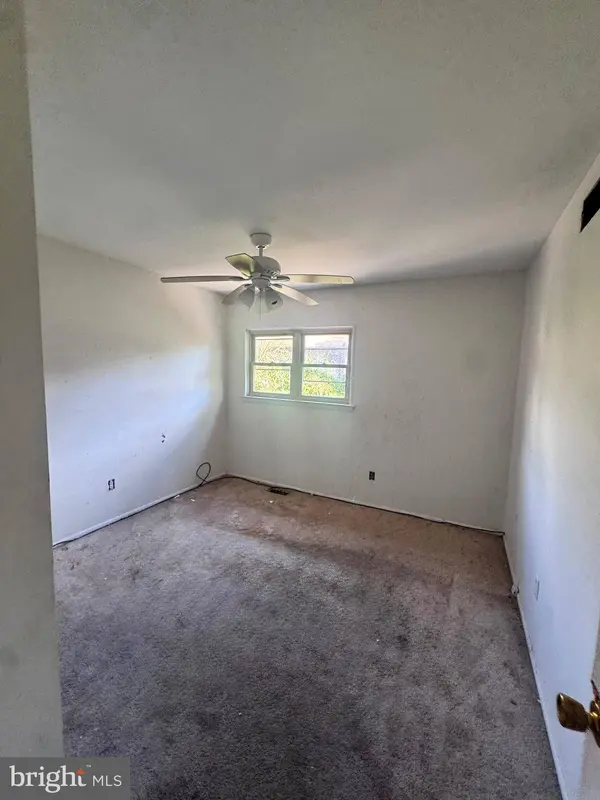 111 PRESIDENTIAL DR, Sicklerville, NJ 08081