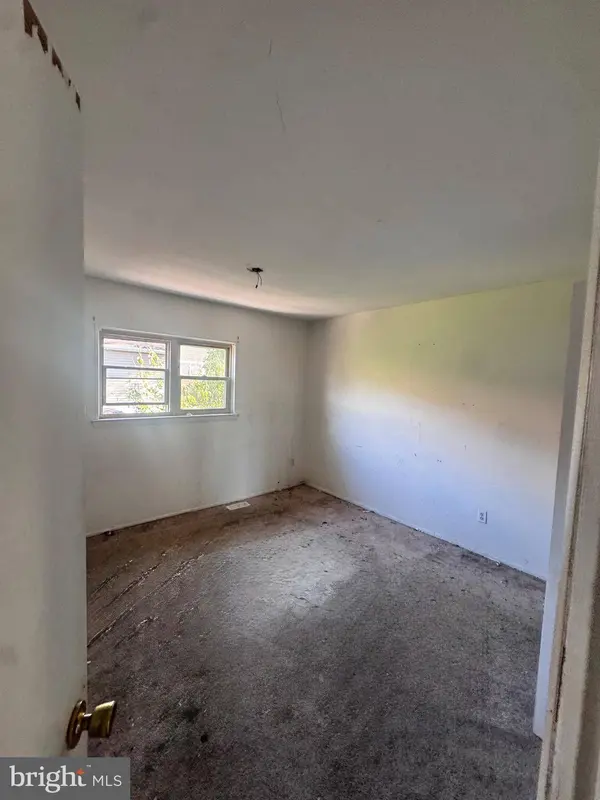 111 PRESIDENTIAL DR, Sicklerville, NJ 08081