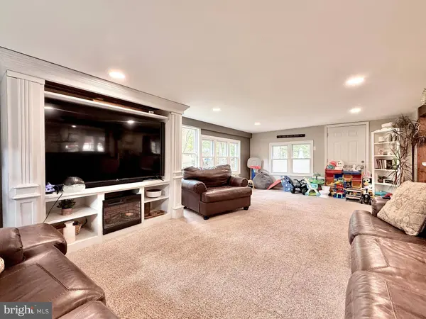 1325 JANVIER RD, Williamstown, NJ 08094