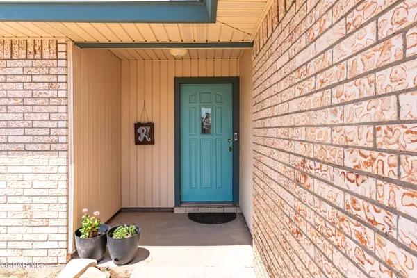 5779 Sandpiper DR, Santa Teresa, NM 88008