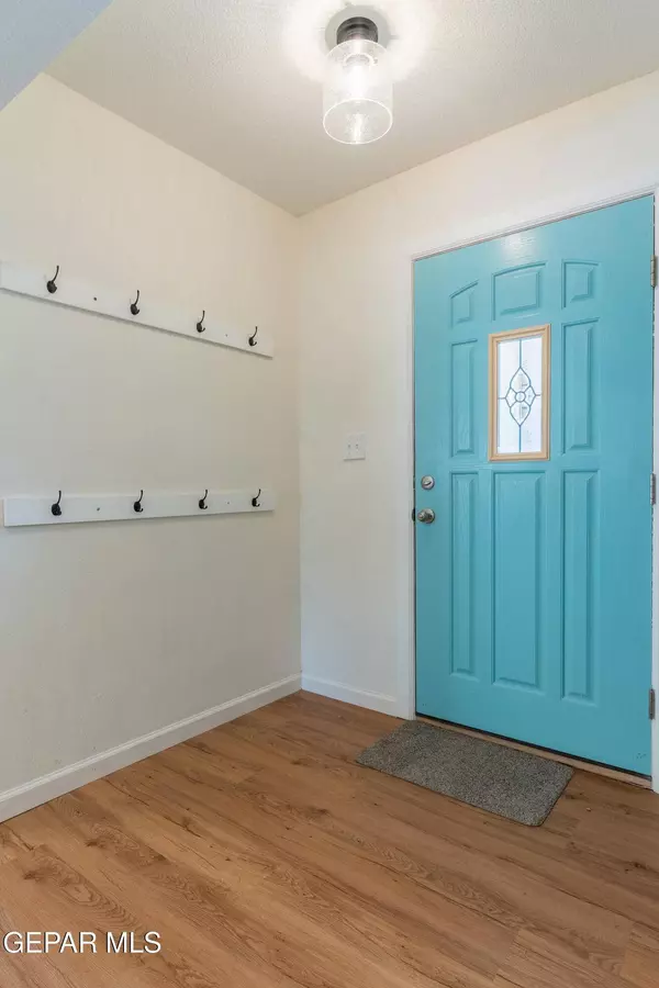 5779 Sandpiper DR, Santa Teresa, NM 88008