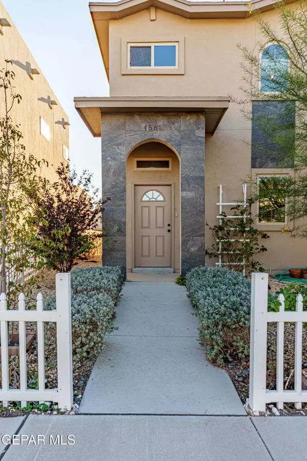 4561 Mark Avizo, El Paso, TX 79912