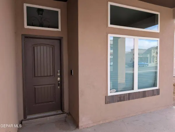 517 La Entrada CIR, Sunland Park, NM 88063