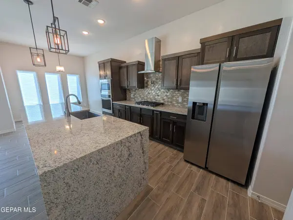 517 La Entrada CIR, Sunland Park, NM 88063