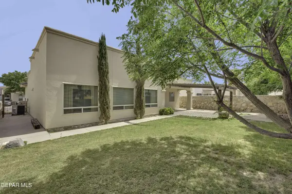 810 BONNIE CT, Sunland Park, NM 88063