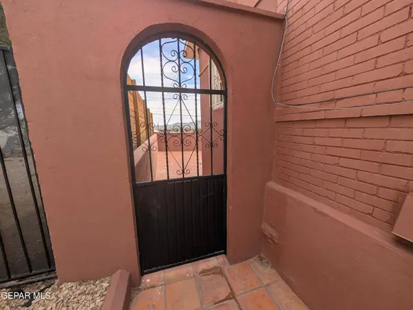 608 STEWART CT #A, El Paso, TX 79902
