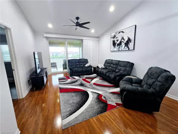6270 Huntington Lakes CIR #201, Naples, FL 34119