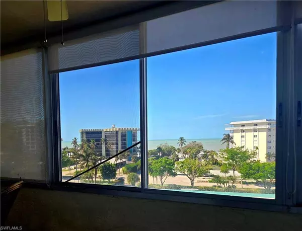 3410 Gulf Shore BLVD N #605, Naples, FL 34103