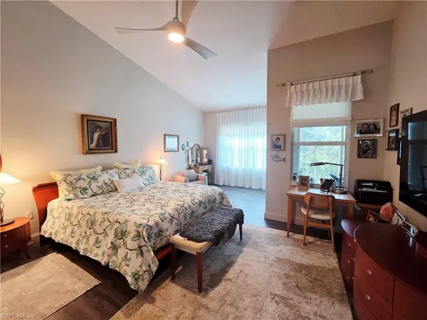 6775 Huntington Lakes CIR #202, Naples, FL 34119