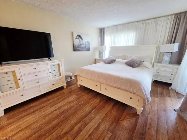 1086 Forest Lakes DR #9207, Naples, FL 34105