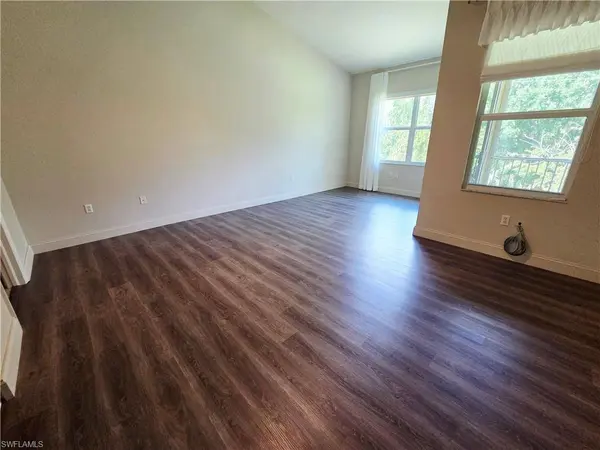 6775 Huntington Lakes CIR #202, Naples, FL 34119
