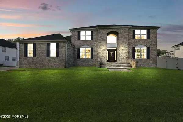 83 Stevenson Drive, Marlboro, NJ 07746