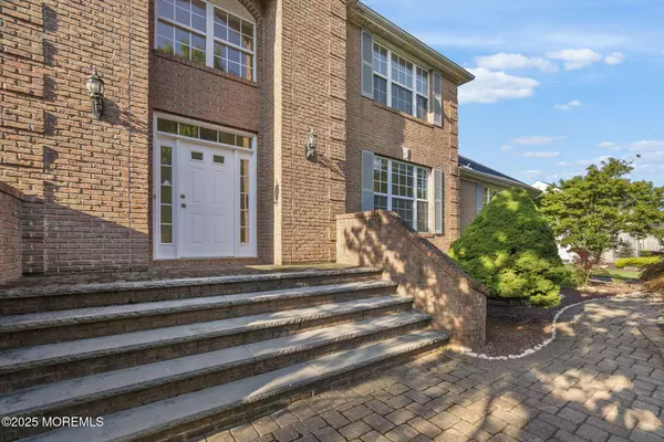 68 Stevenson Drive, Marlboro, NJ 07746