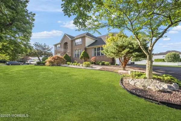 68 Stevenson Drive, Marlboro, NJ 07746